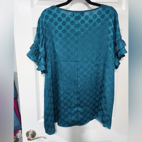 Lane Bryant Dark Turquoise Polka Dot Ruffled Sleeve Blouse in Size 20 - Picture 8 of 9